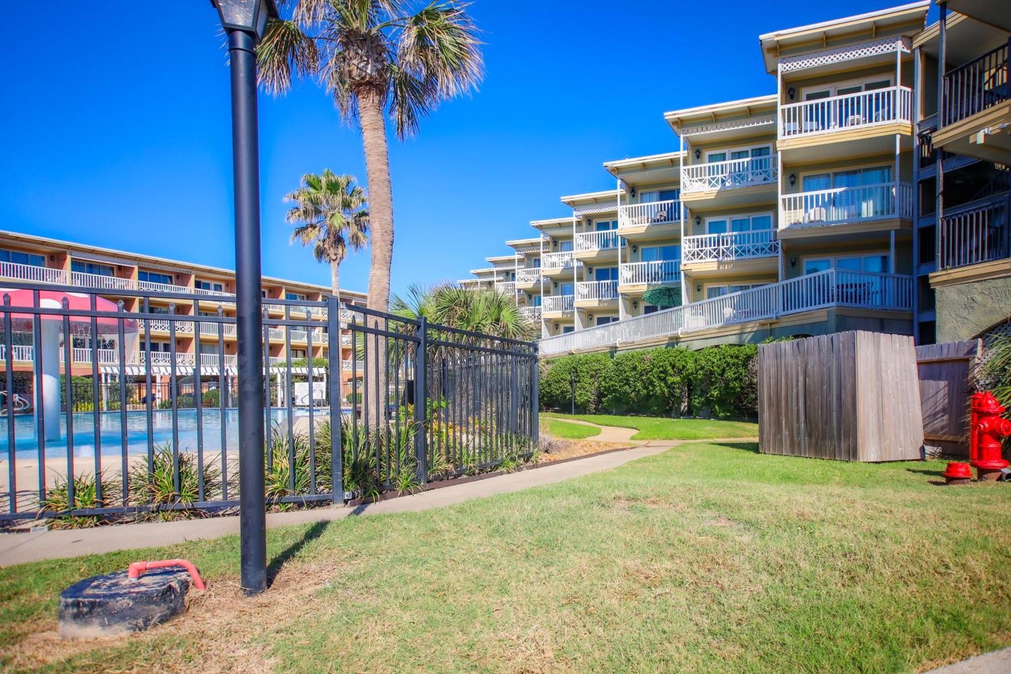 Sea-Renity Heated Pools Steps To The Beach Galveston Exterior photo