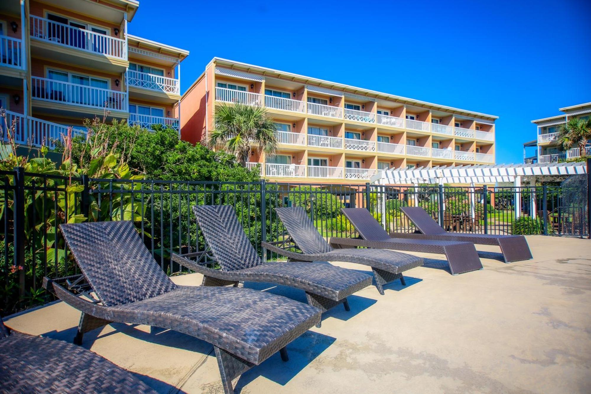 Sea-Renity Heated Pools Steps To The Beach Galveston Exterior photo