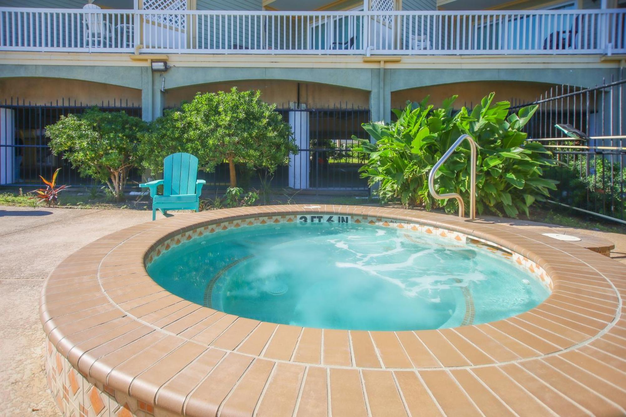 Sea-Renity Heated Pools Steps To The Beach Galveston Exterior photo