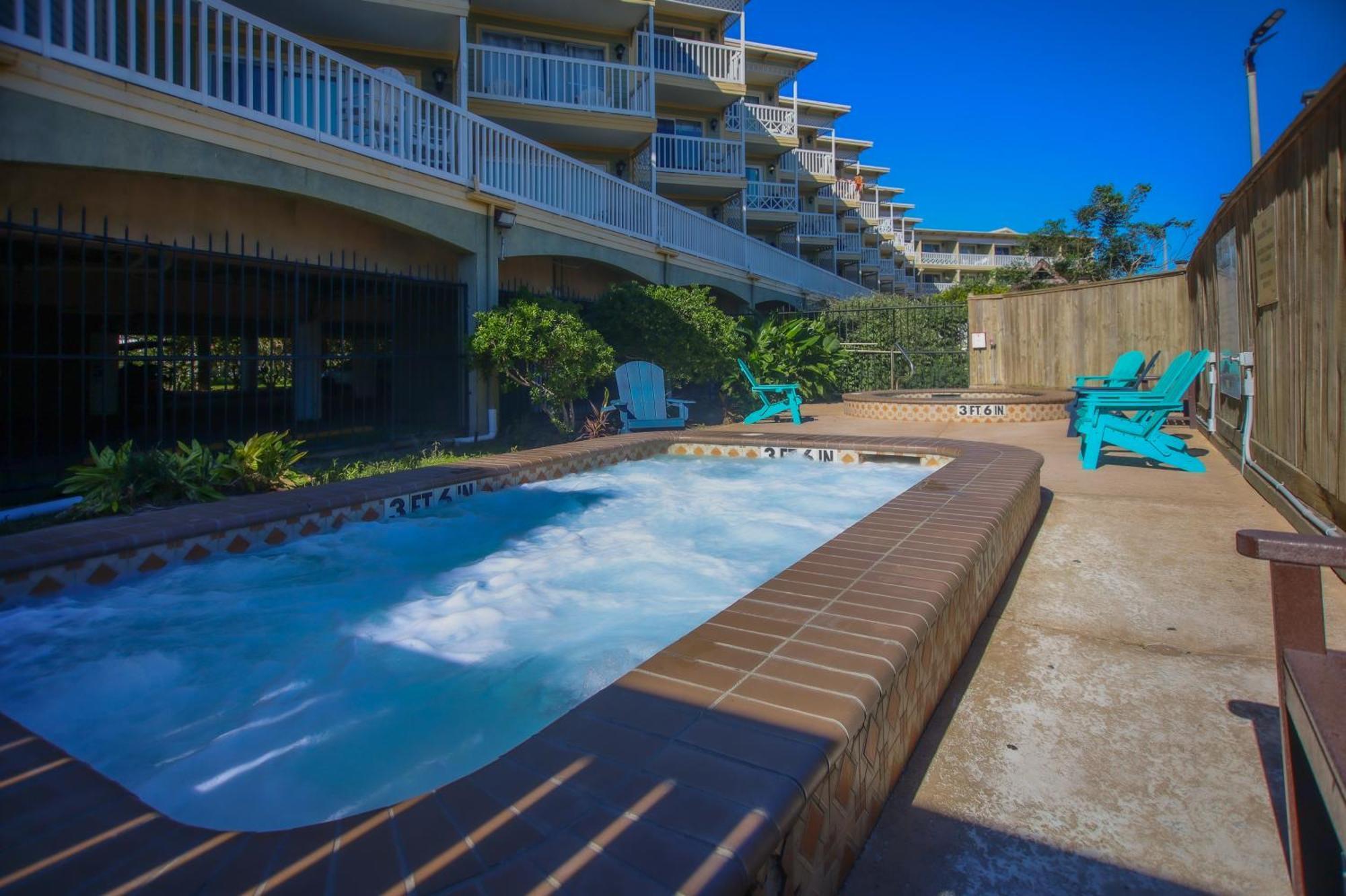 Sea-Renity Heated Pools Steps To The Beach Galveston Exterior photo